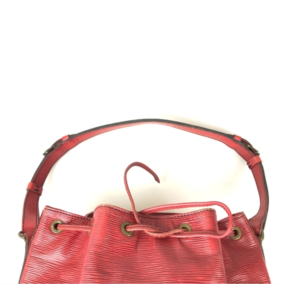 Authentic Louis Vuitton Epi Noe - Picture 6 of 11